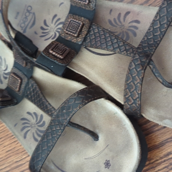 Abeo textured metallic neutral leather t strap thong sandals Cork bed. Sz 9 - Picture 8 of 9